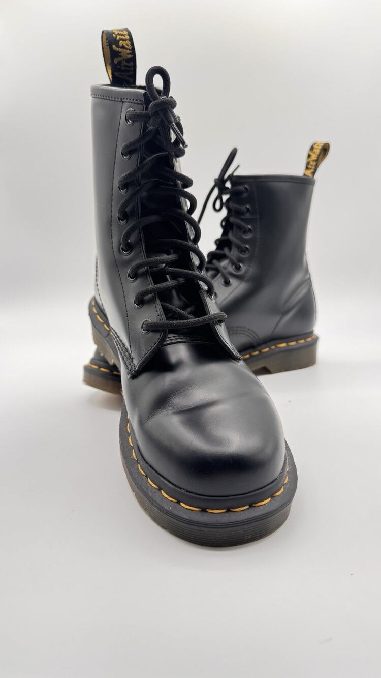 NEW Dr. Martens 11521 SZ 9 Leather Boots The Original For Women's in BLACK